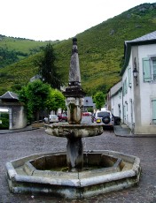 Place du village de Campan